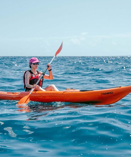 Contato 1 kayaking on the open sea